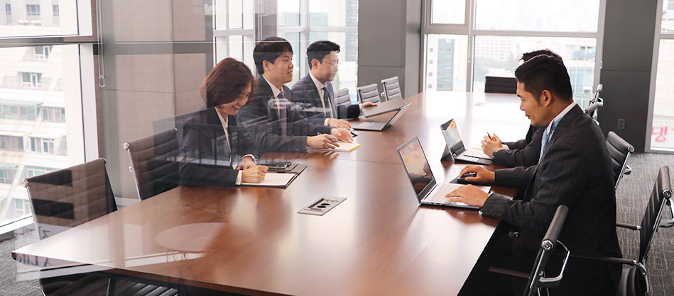 법조경력 10년 이상!
처음부터 확실하게 에이앤랩, 
해결방법은 에이앤랩에 있습니다.